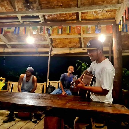 Batu Kapal Guest House & Jungle Trekking Bukit Lawang Exterior photo